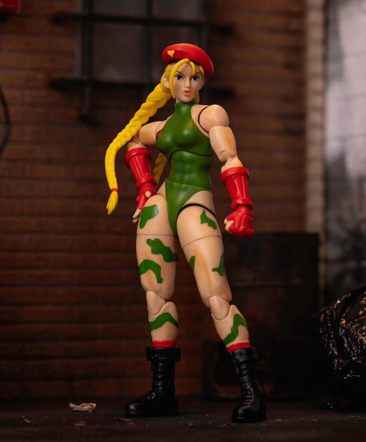 Jada Toys – Street Fighter II Cammy Action Figure - 1:12 Scale Collectible - Includes Interchangeable Heads, Hands, and Accessories - Ages 13+ - Classic Video Game Nostalgia