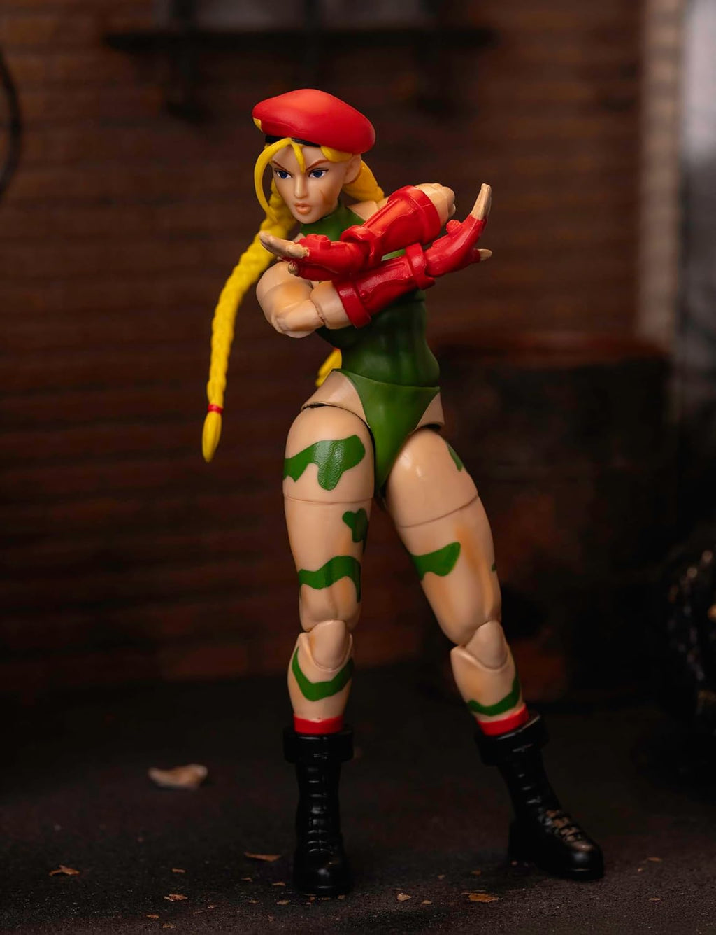 Jada Toys – Street Fighter II Cammy Action Figure - 1:12 Scale Collectible - Includes Interchangeable Heads, Hands, and Accessories - Ages 13+ - Classic Video Game Nostalgia