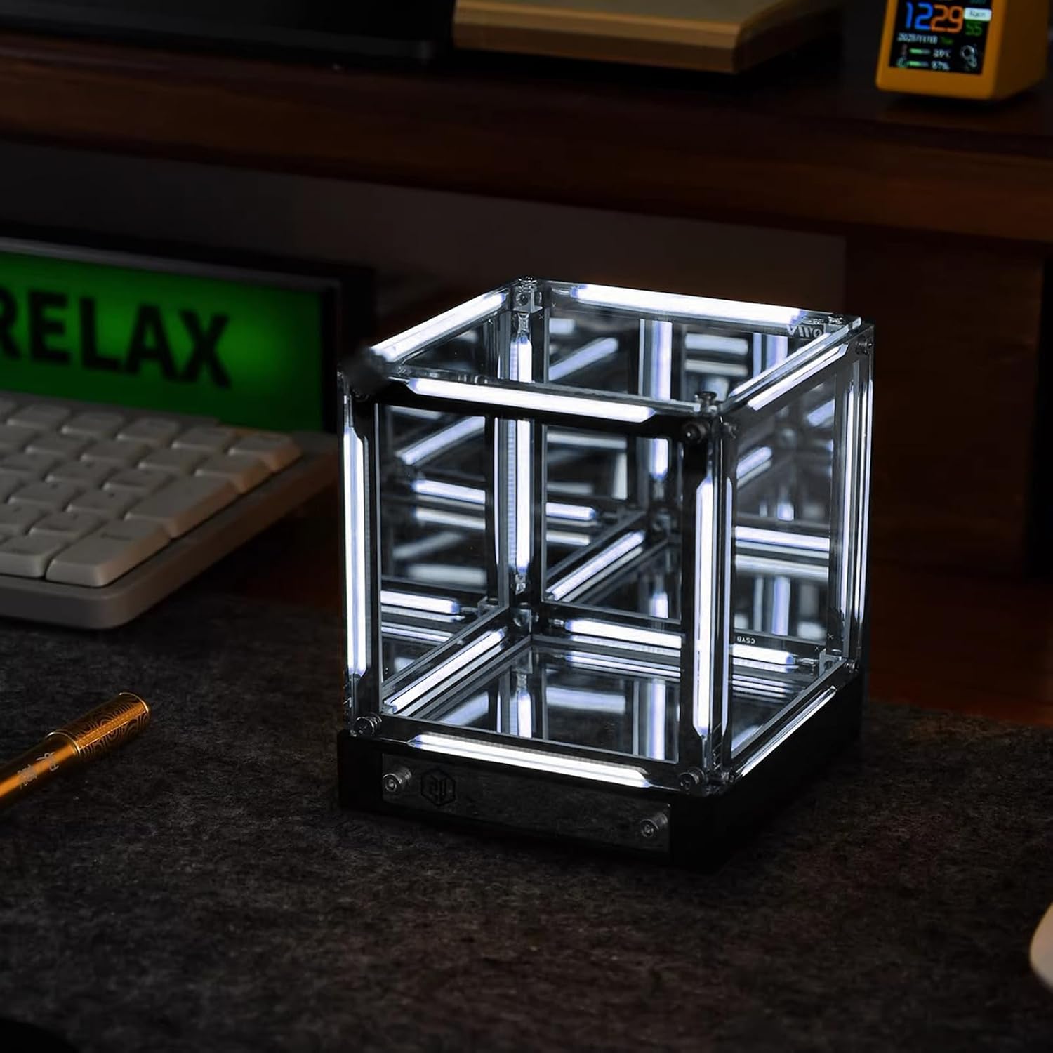 LONYIABBI 4D Mirror Cube Lamp – 2 Colors