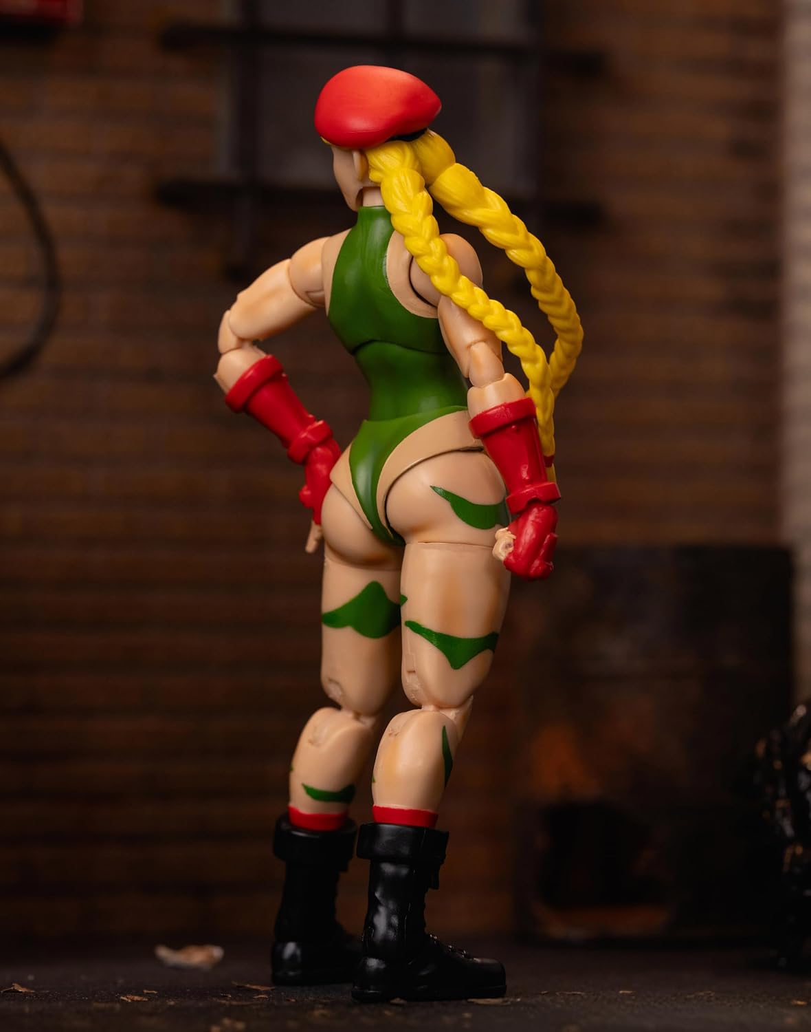 Jada Toys – Street Fighter II Cammy Action Figure - 1:12 Scale Collectible - Includes Interchangeable Heads, Hands, and Accessories - Ages 13+ - Classic Video Game Nostalgia